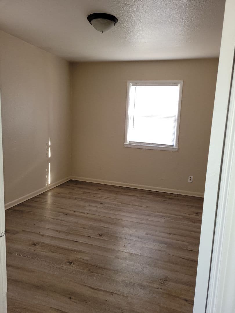 Wichita Apartment: 2945-2949 S Hydraulic