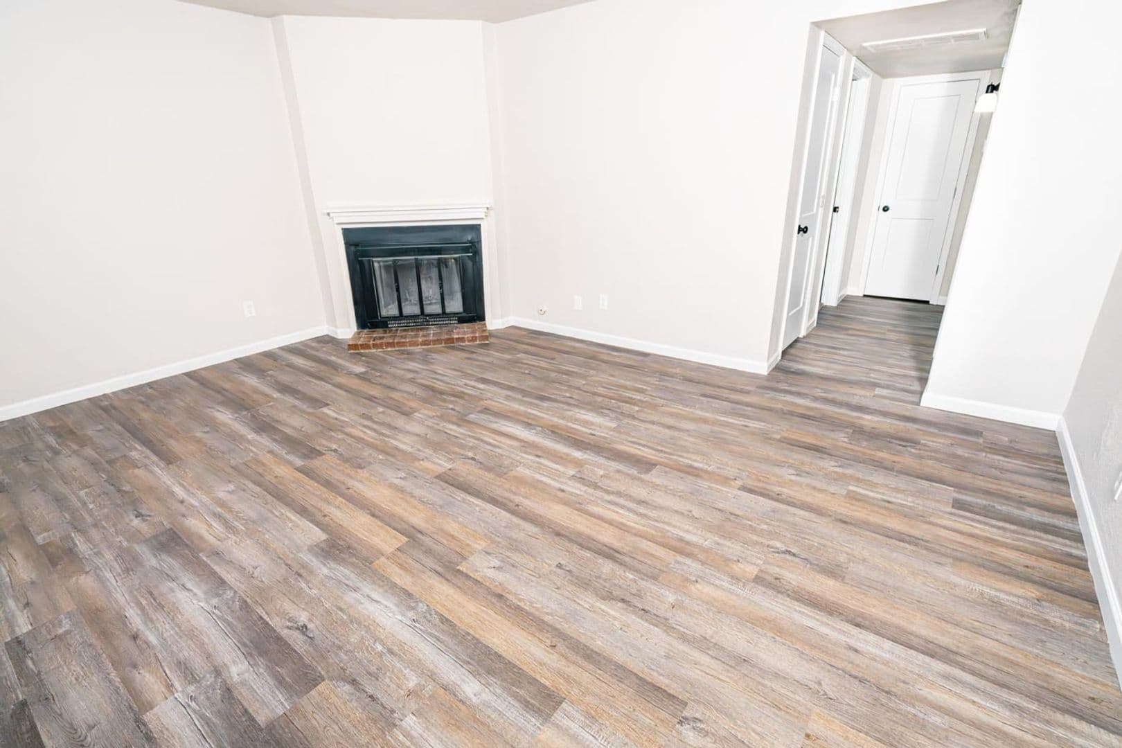 Tulsa Apartment: 1027 E. 41st St
