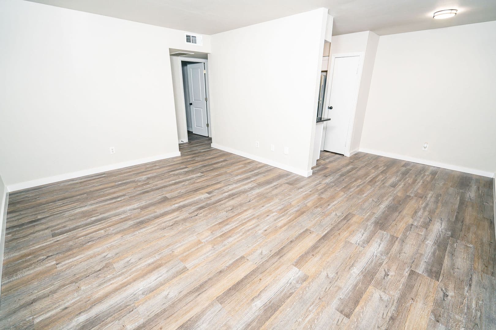 Tulsa Apartment: 1027 E. 41st St