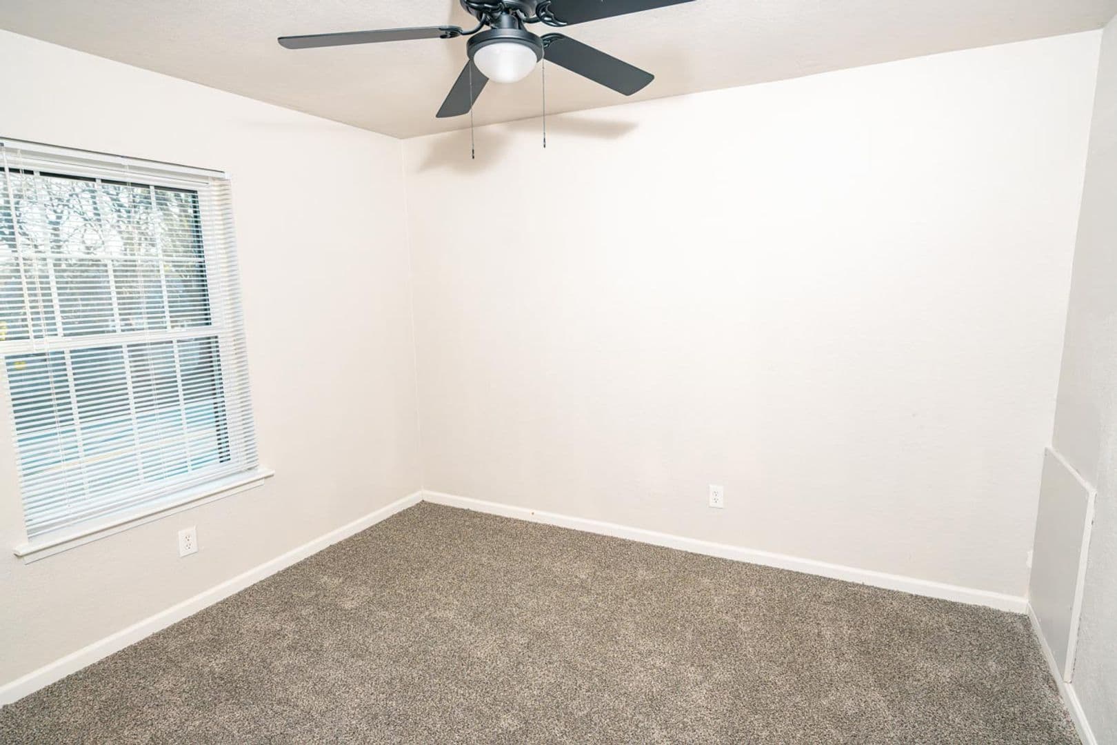 Tulsa Apartment: 1027 E. 41st St