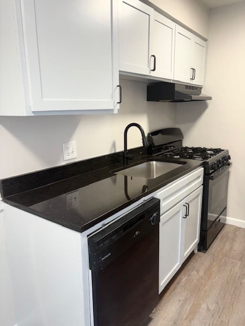 Tulsa Apartment: 6609 S Lewis Ave