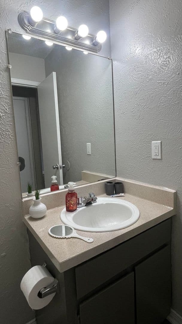 Tulsa Apartment: 1337 E. 61st Street