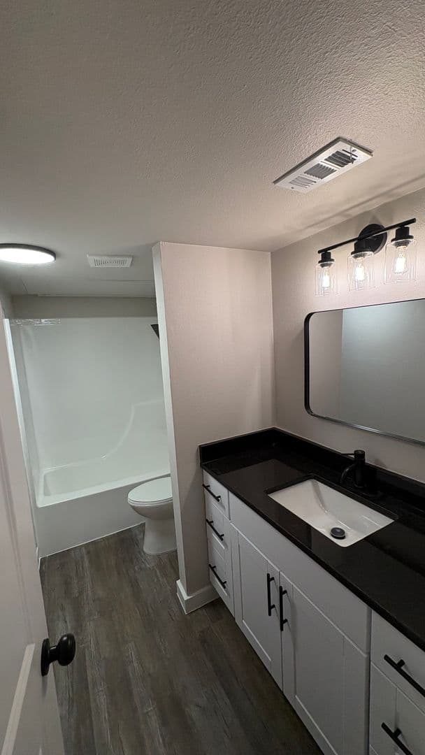 Tulsa Apartment: 1027 E. 41st St