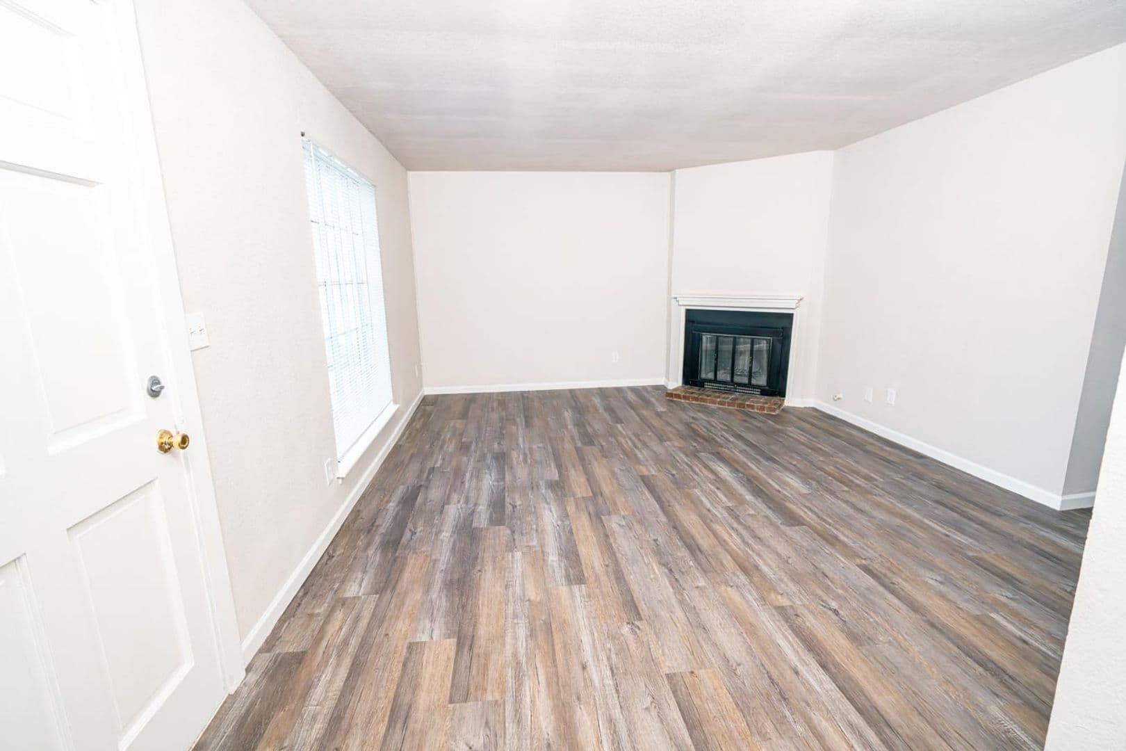 Tulsa Apartment: 1027 E. 41st St