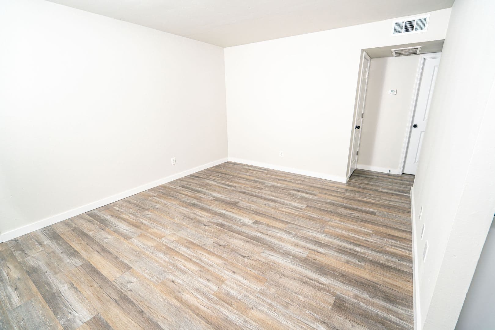 Tulsa Apartment: 1027 E. 41st St