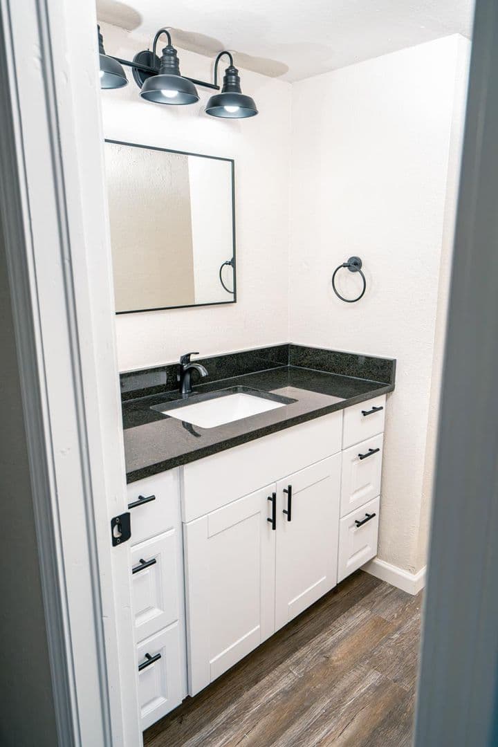Tulsa Apartment: 1027 E. 41st St
