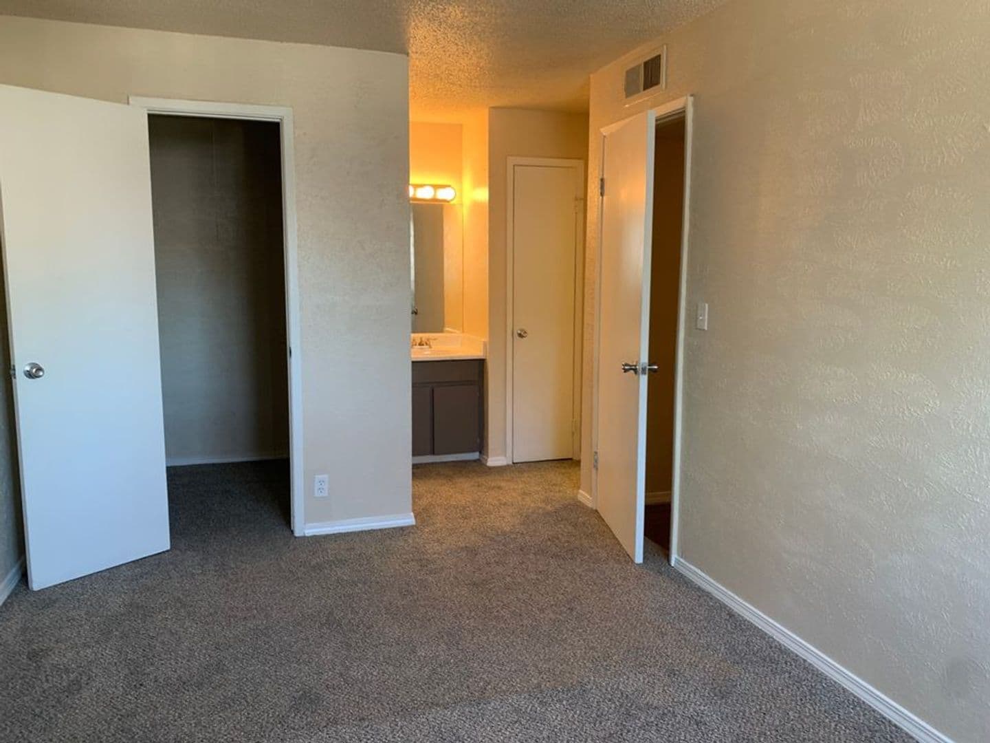 Tulsa Apartment: 1337 E. 61st Street