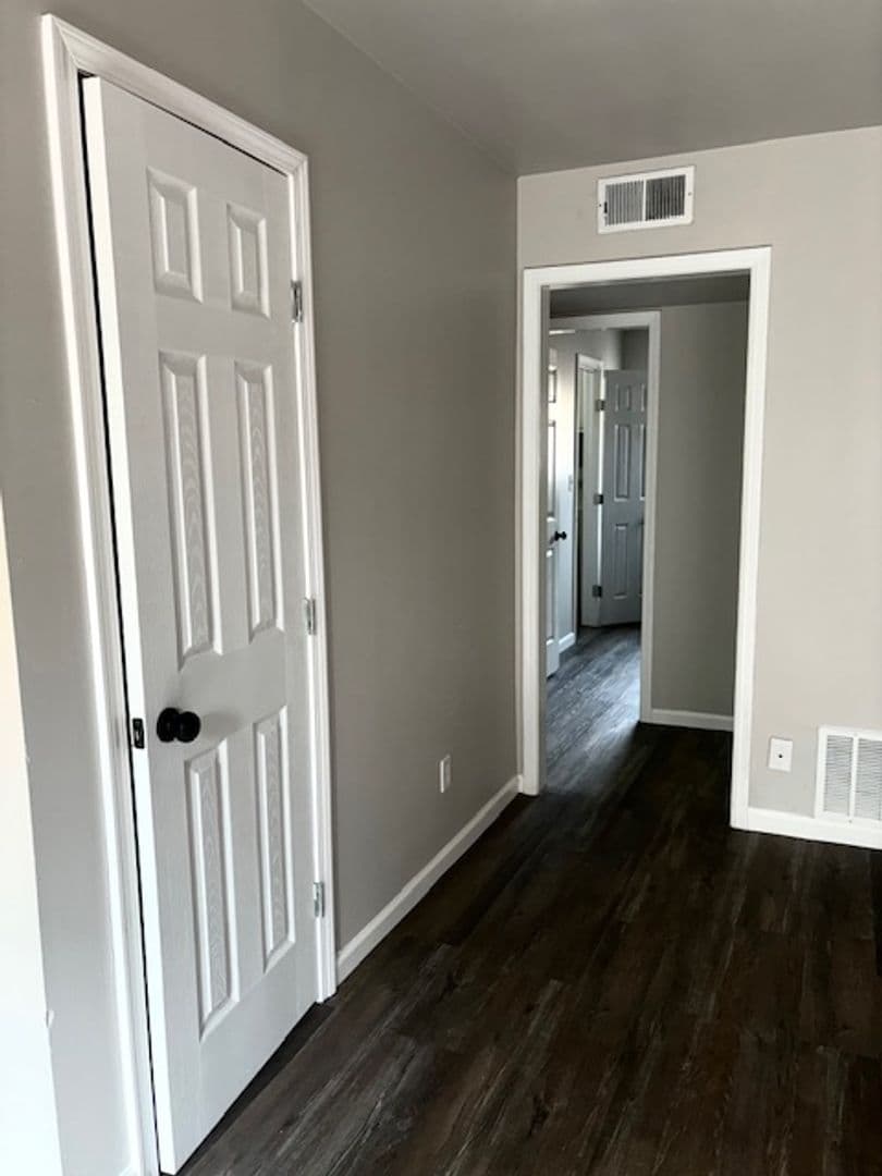 Tulsa Apartment: 6609 S Lewis Ave