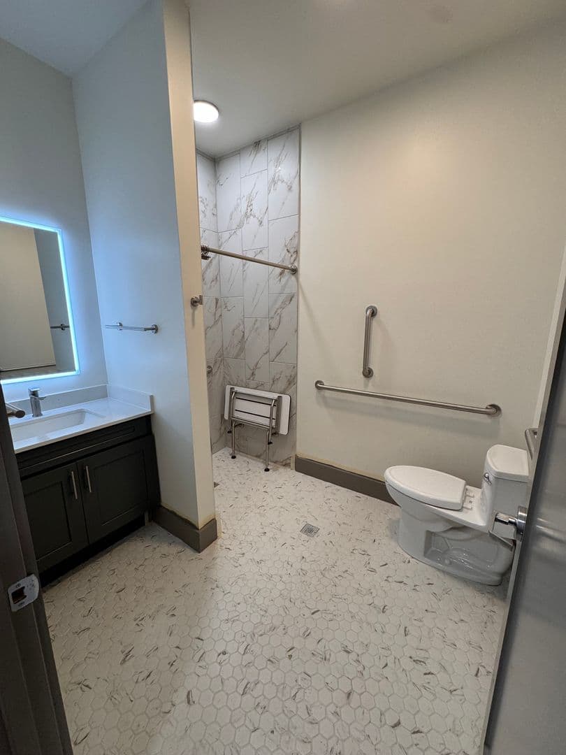 Bixby Apartment: 8116 E 151st St. S