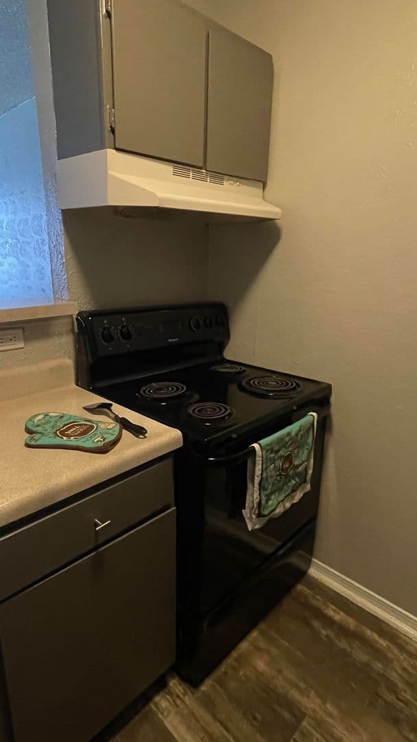 Tulsa Apartment: 1337 E. 61st Street