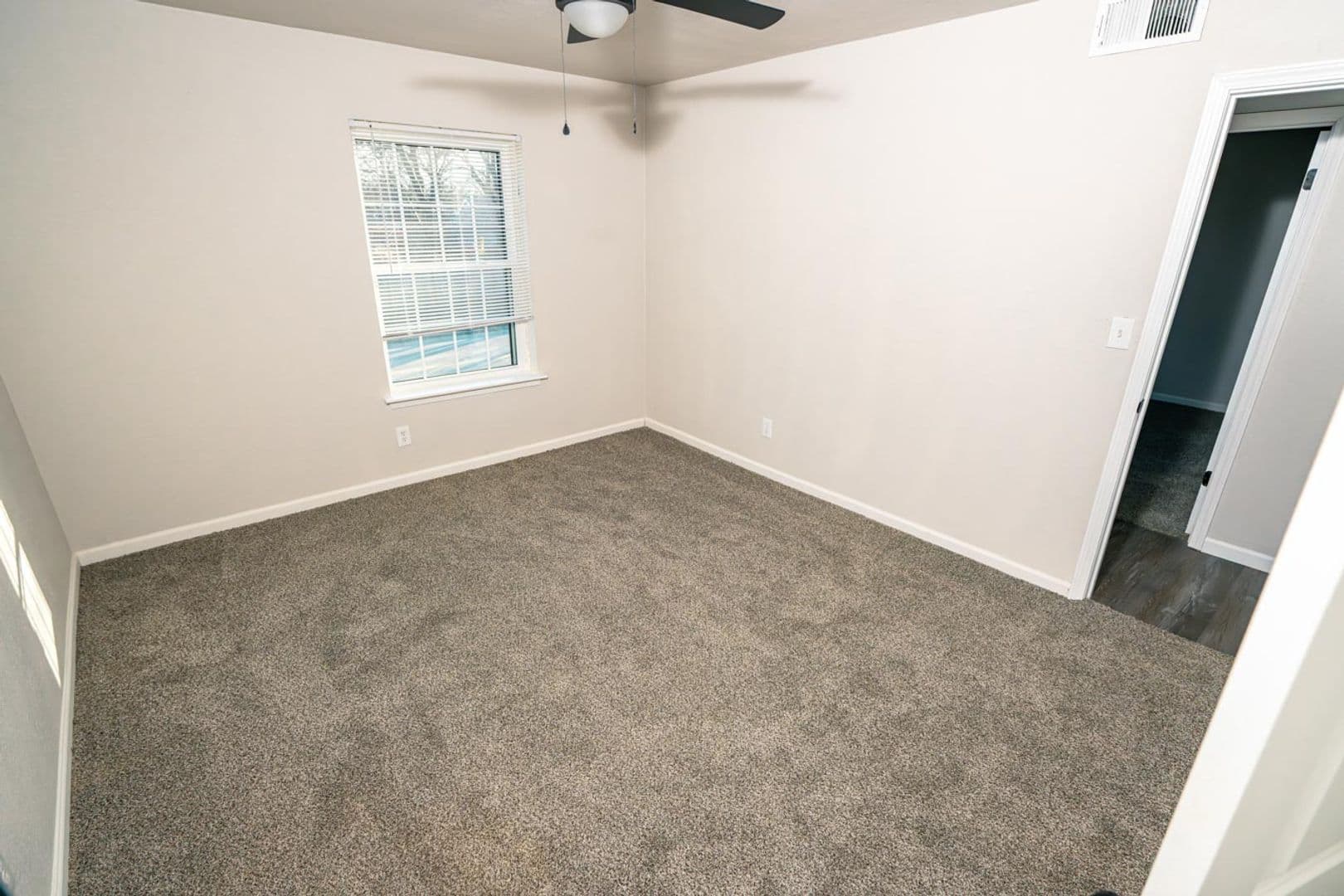Tulsa Apartment: 1027 E. 41st St