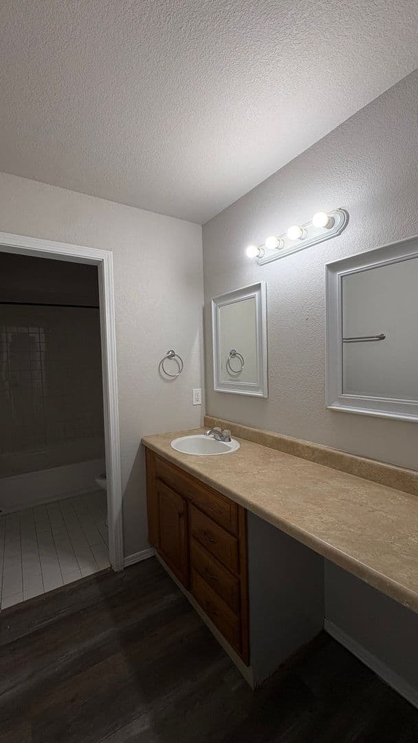 Tulsa Apartment: 5101 S. Madison Ave