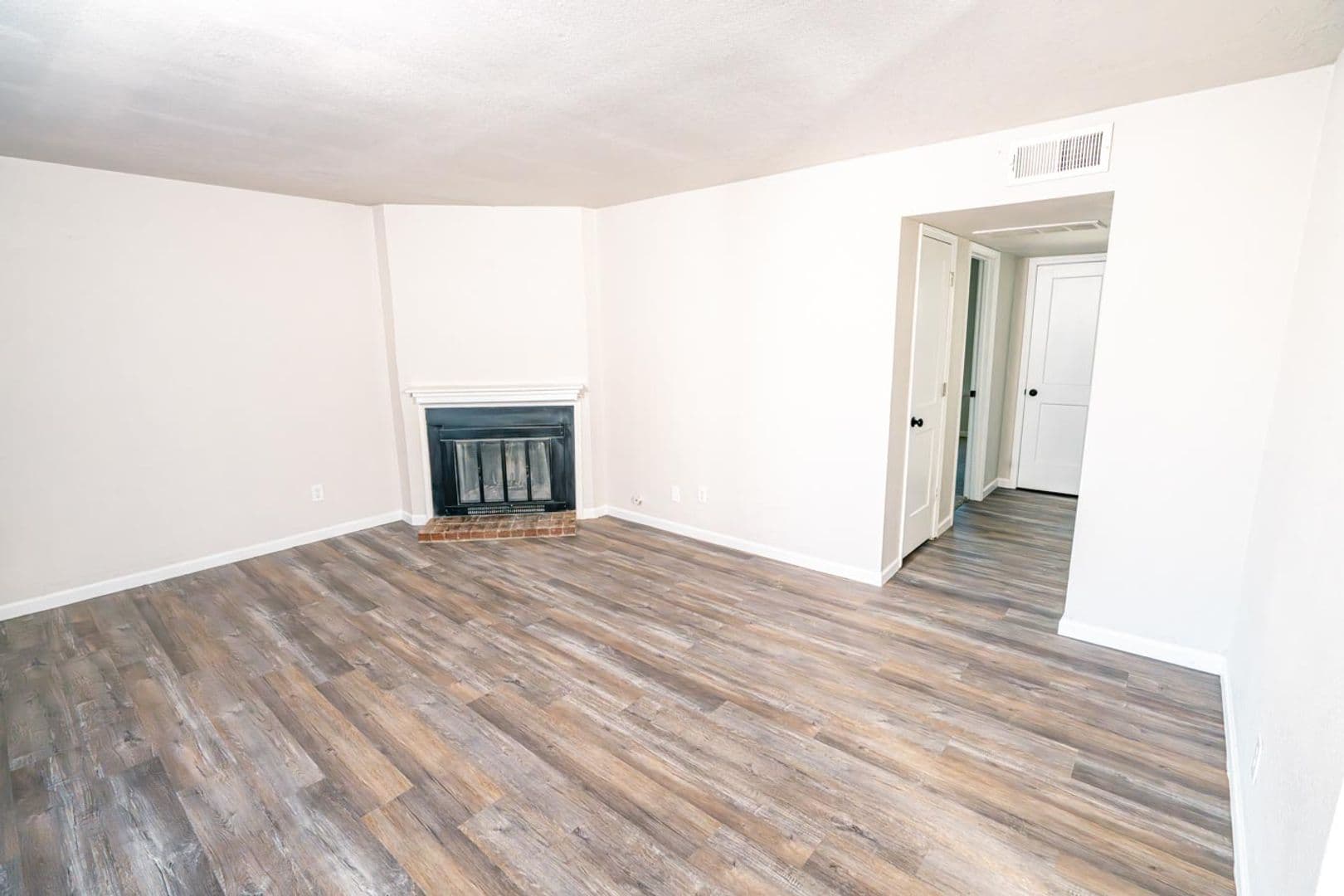 Tulsa Apartment: 1027 E. 41st St