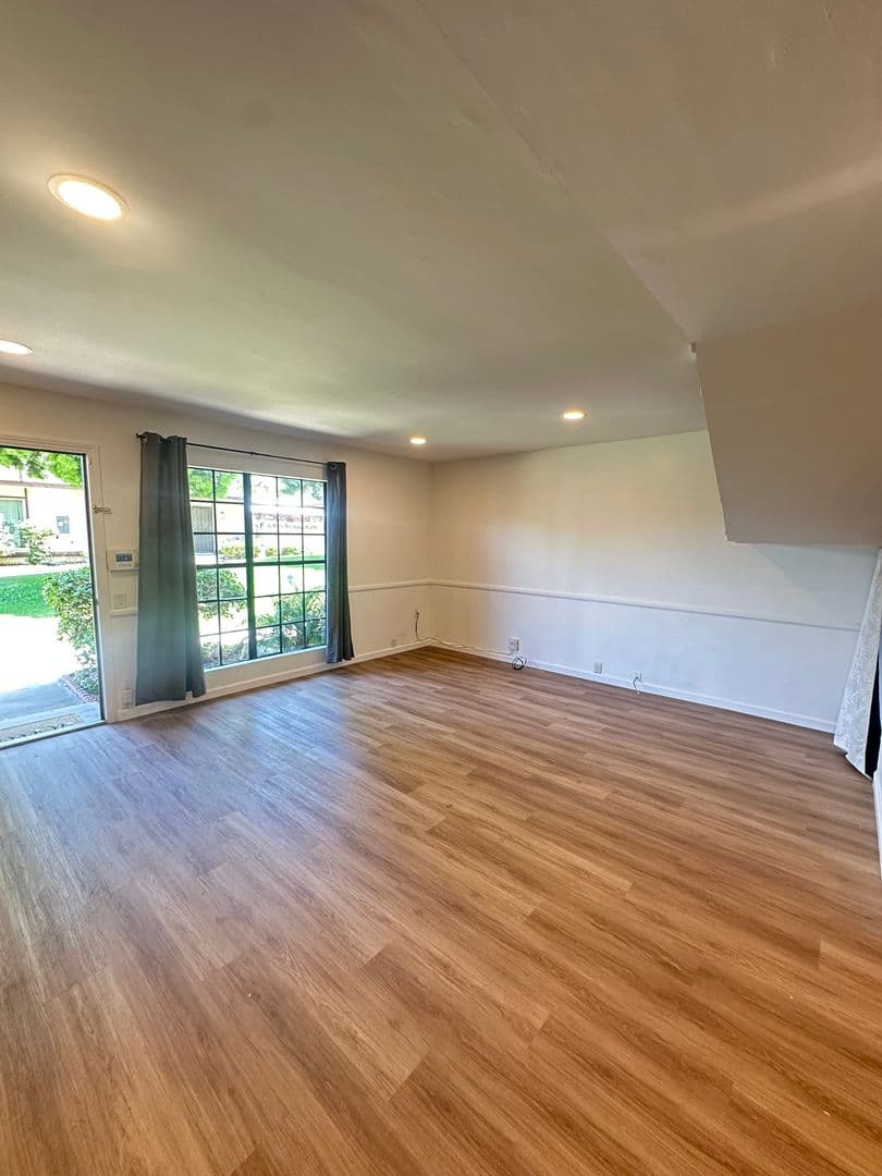 Chula Vista Condo: 230 Regency Ct Unit A