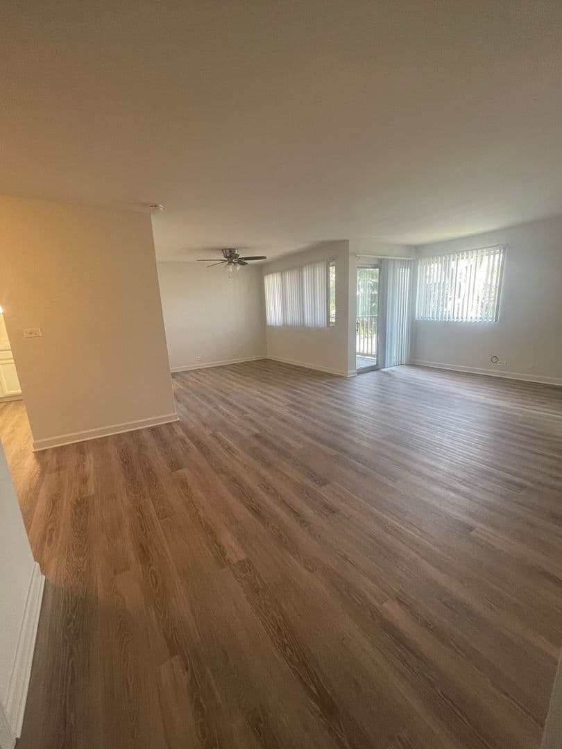 Elk Grove Village Apartment: 480 Eagle Drive