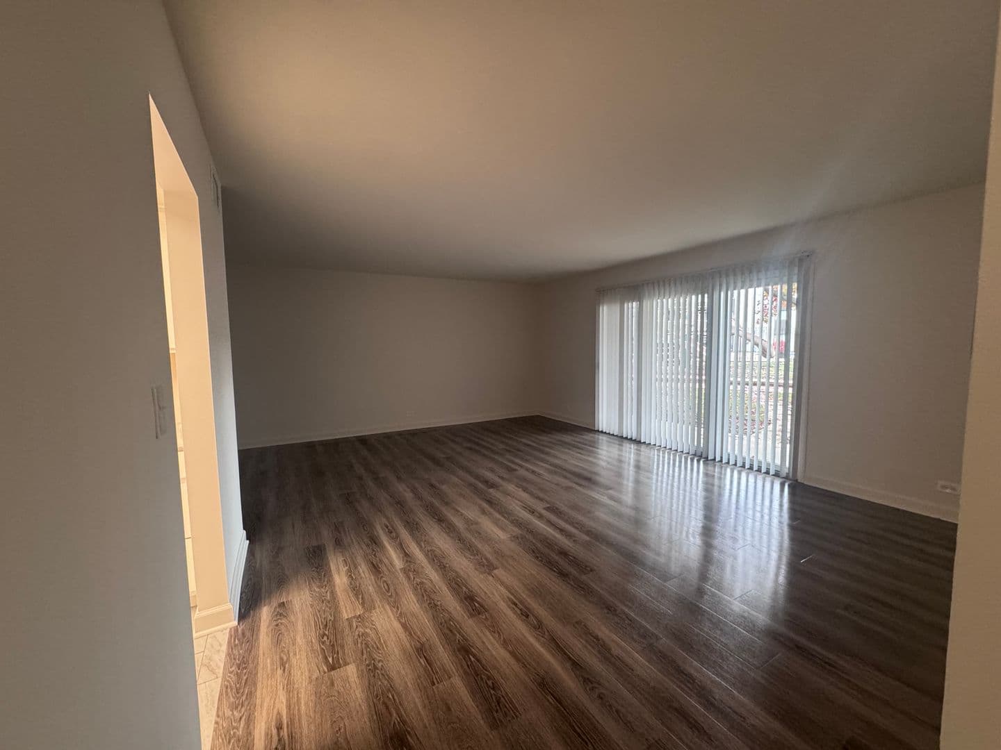 Elk Grove Village Apartment: 480 Eagle Drive
