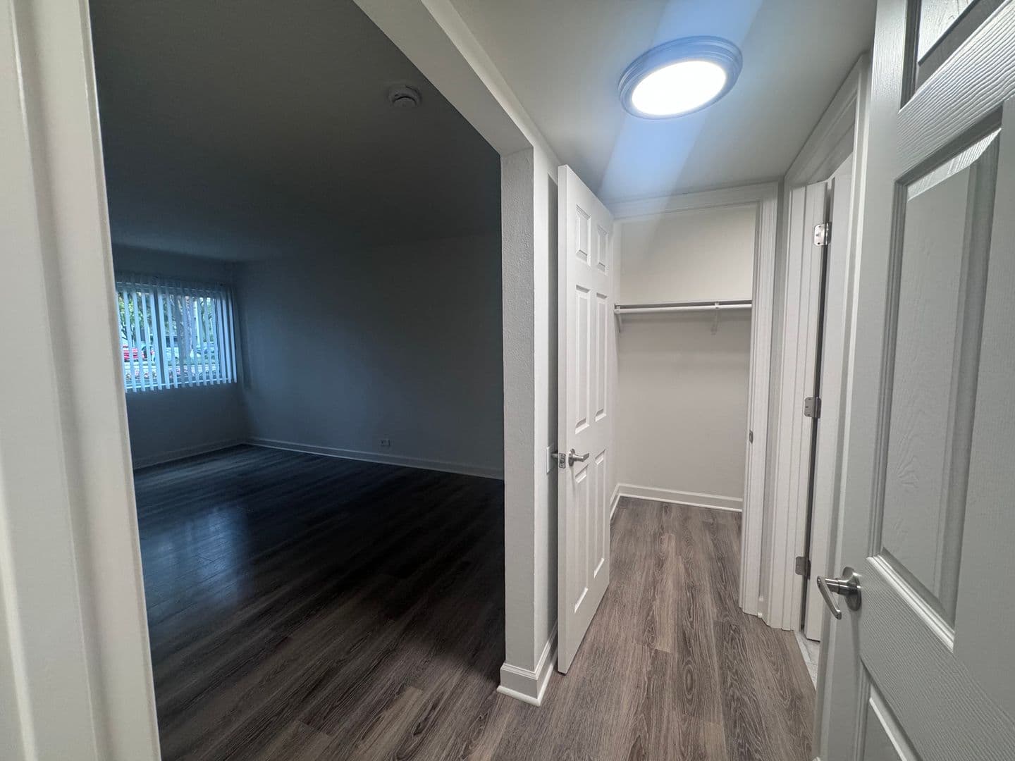 Elk Grove Village Apartment: 480 Eagle Drive