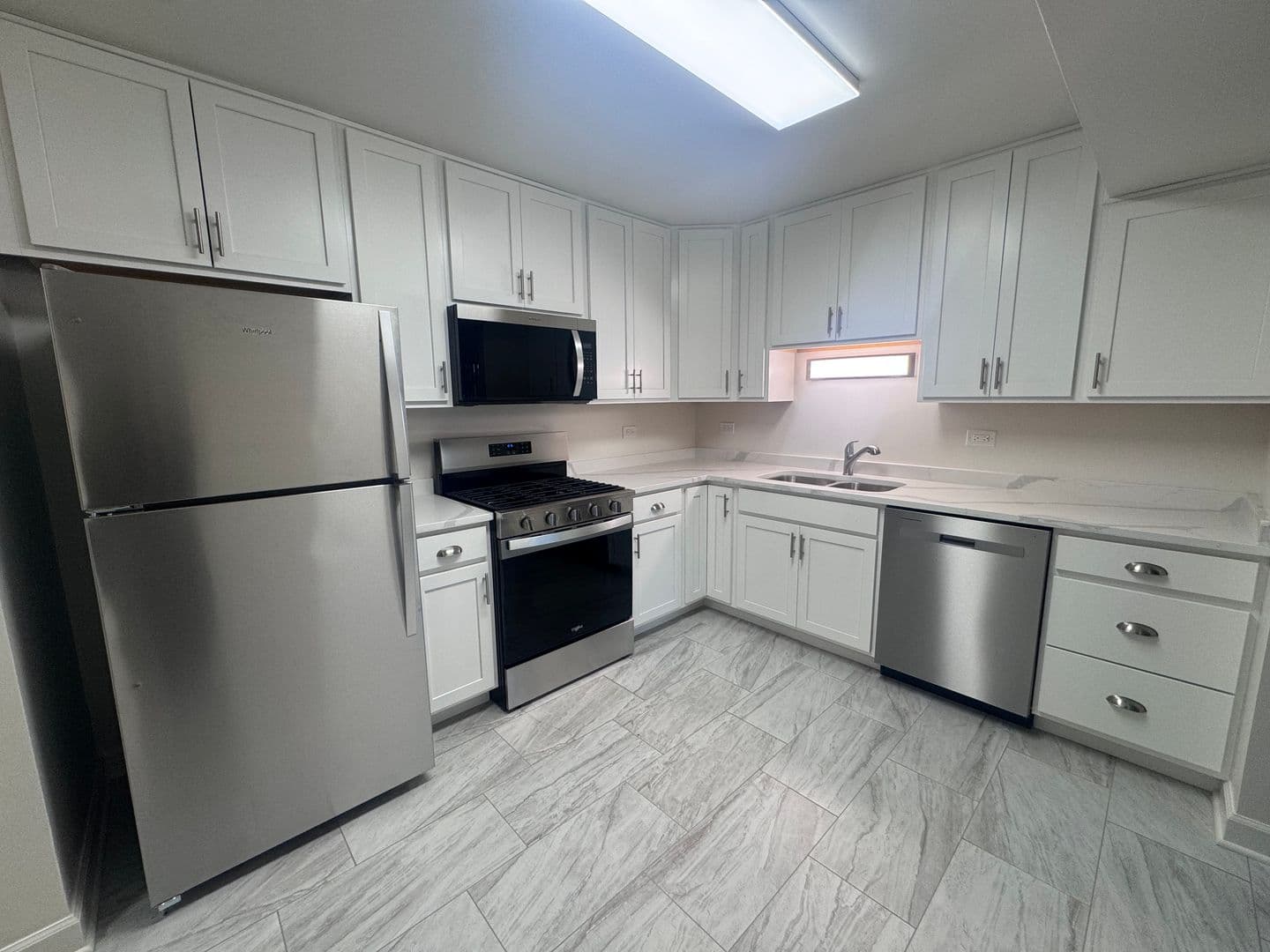 Elk Grove Village Apartment: 480 Eagle Drive
