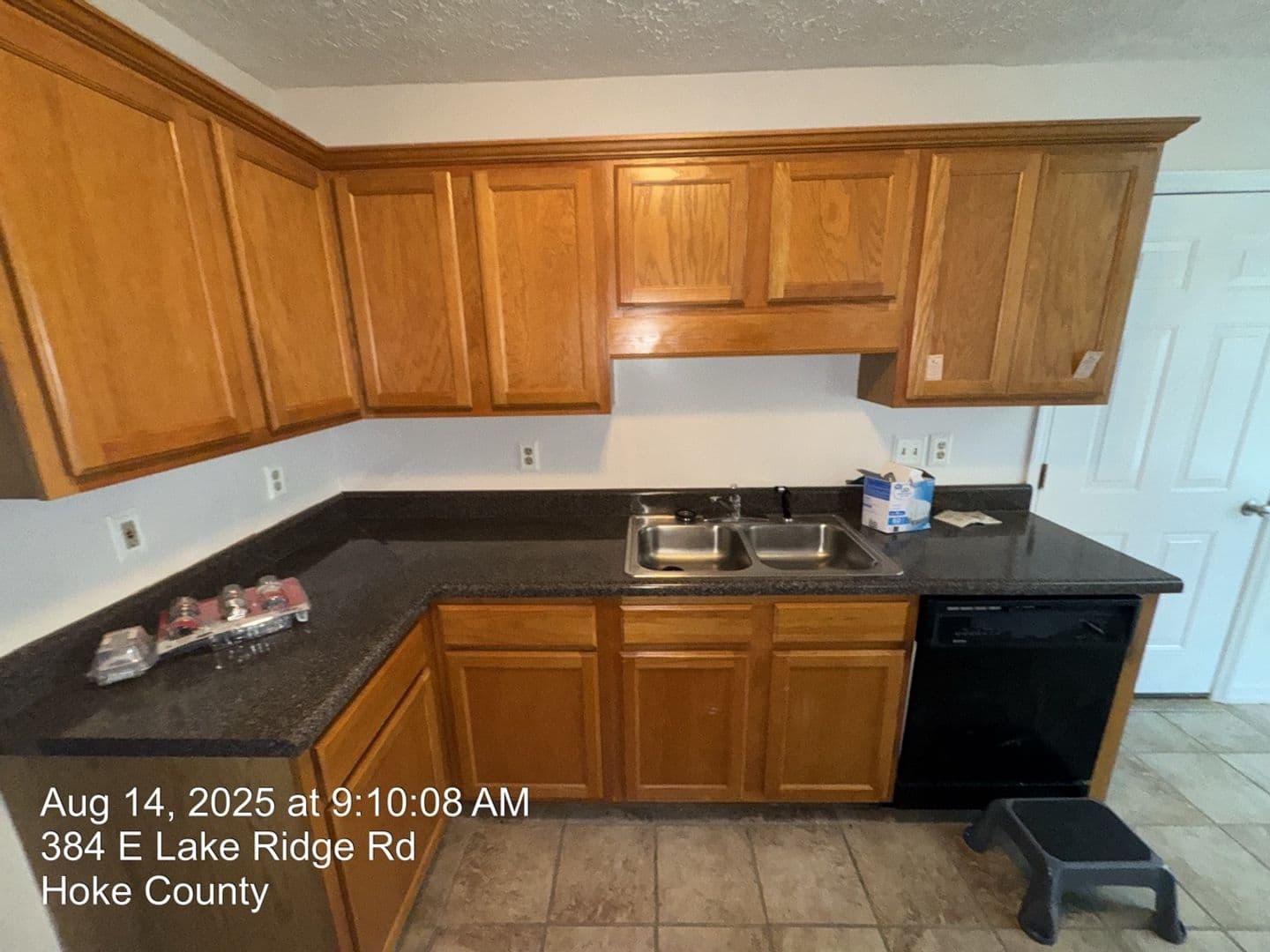 Raeford House: 384 E Lake Ridge Road