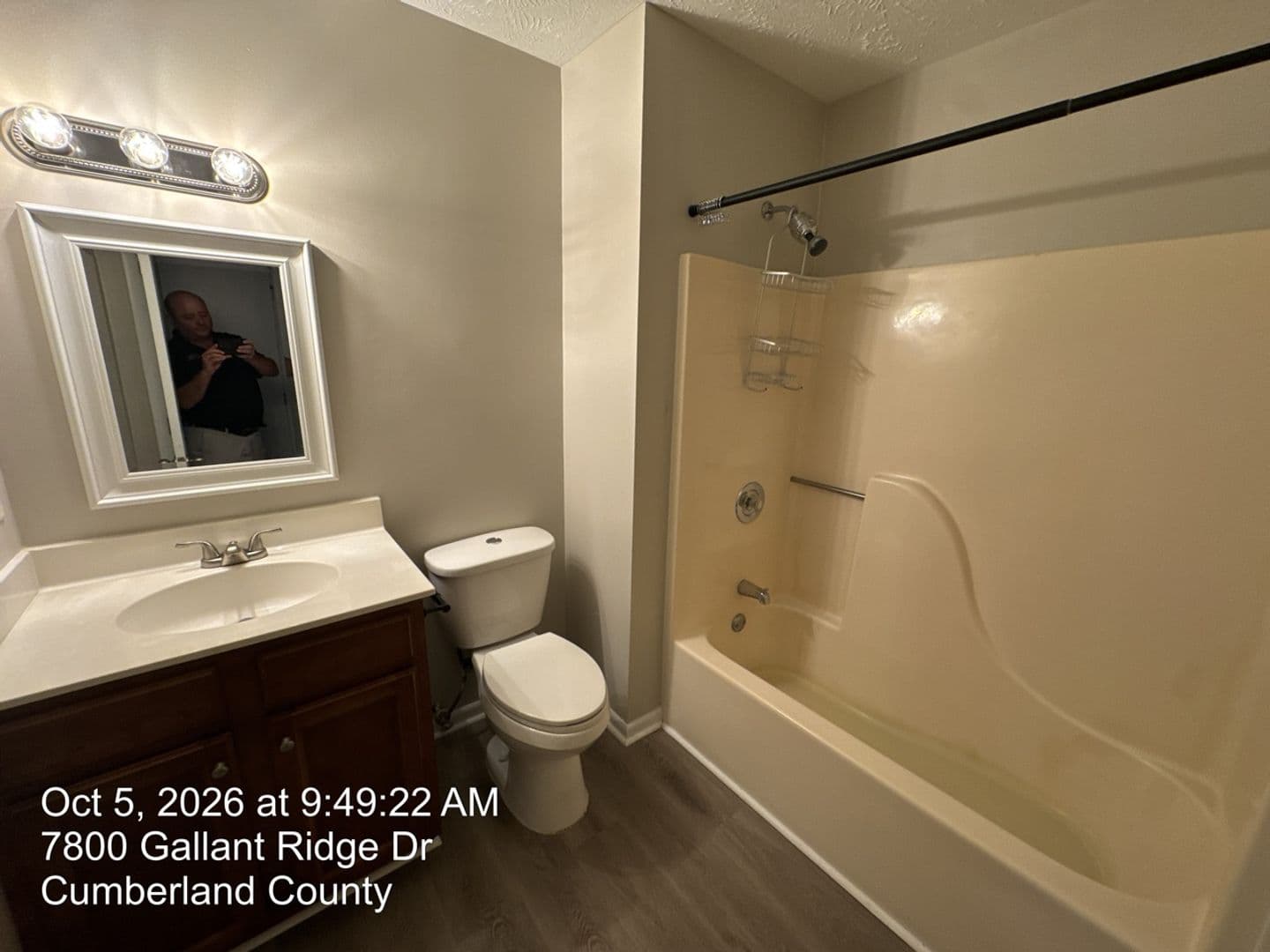 Fayetteville House: 7800 Gallant Ridge Drive
