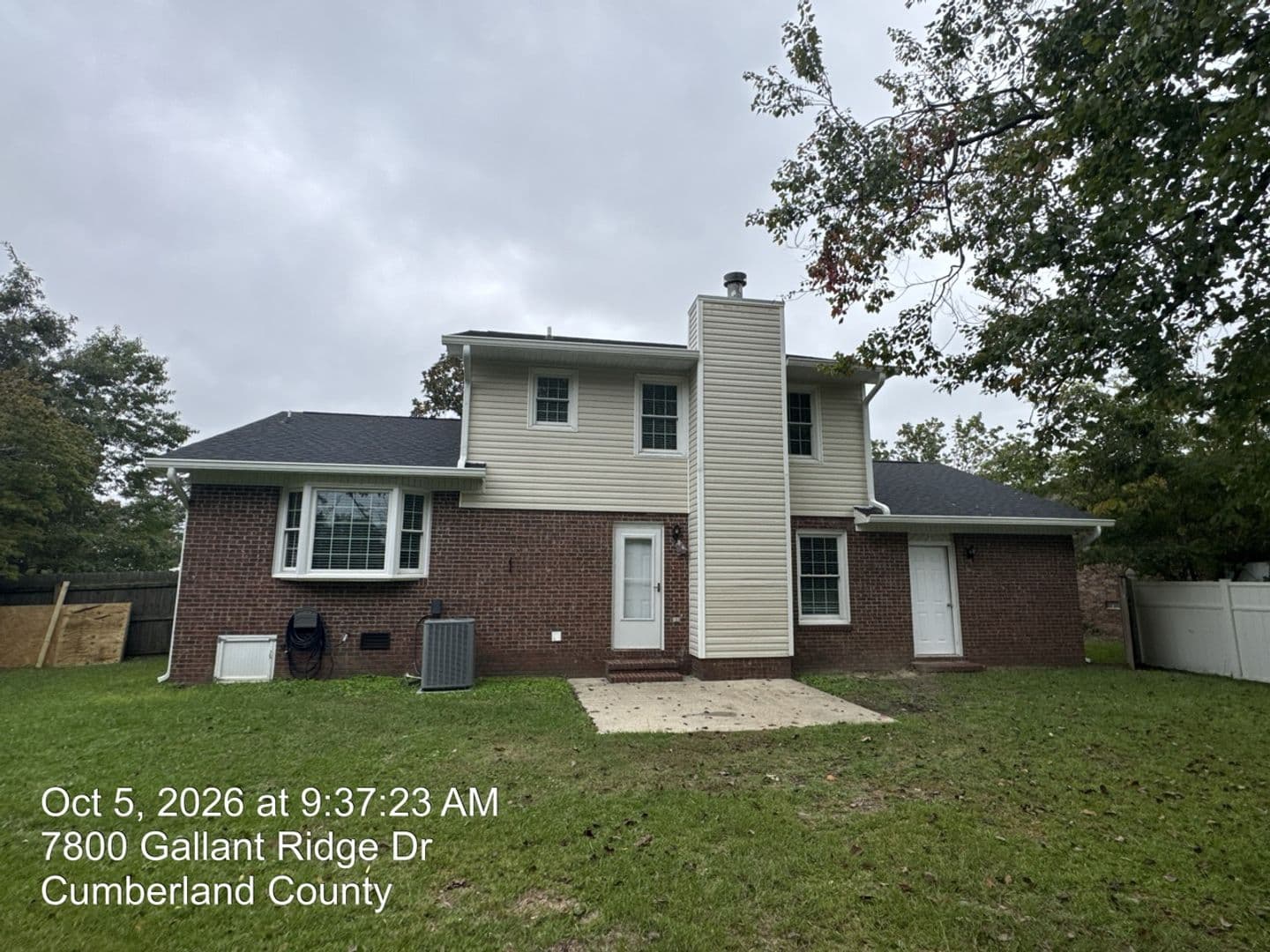 Fayetteville House: 7800 Gallant Ridge Drive