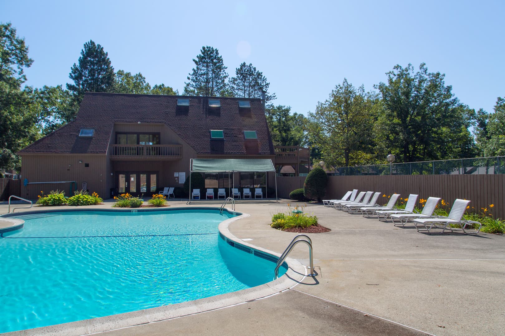 Merrimack Apartment: 10 Center Street