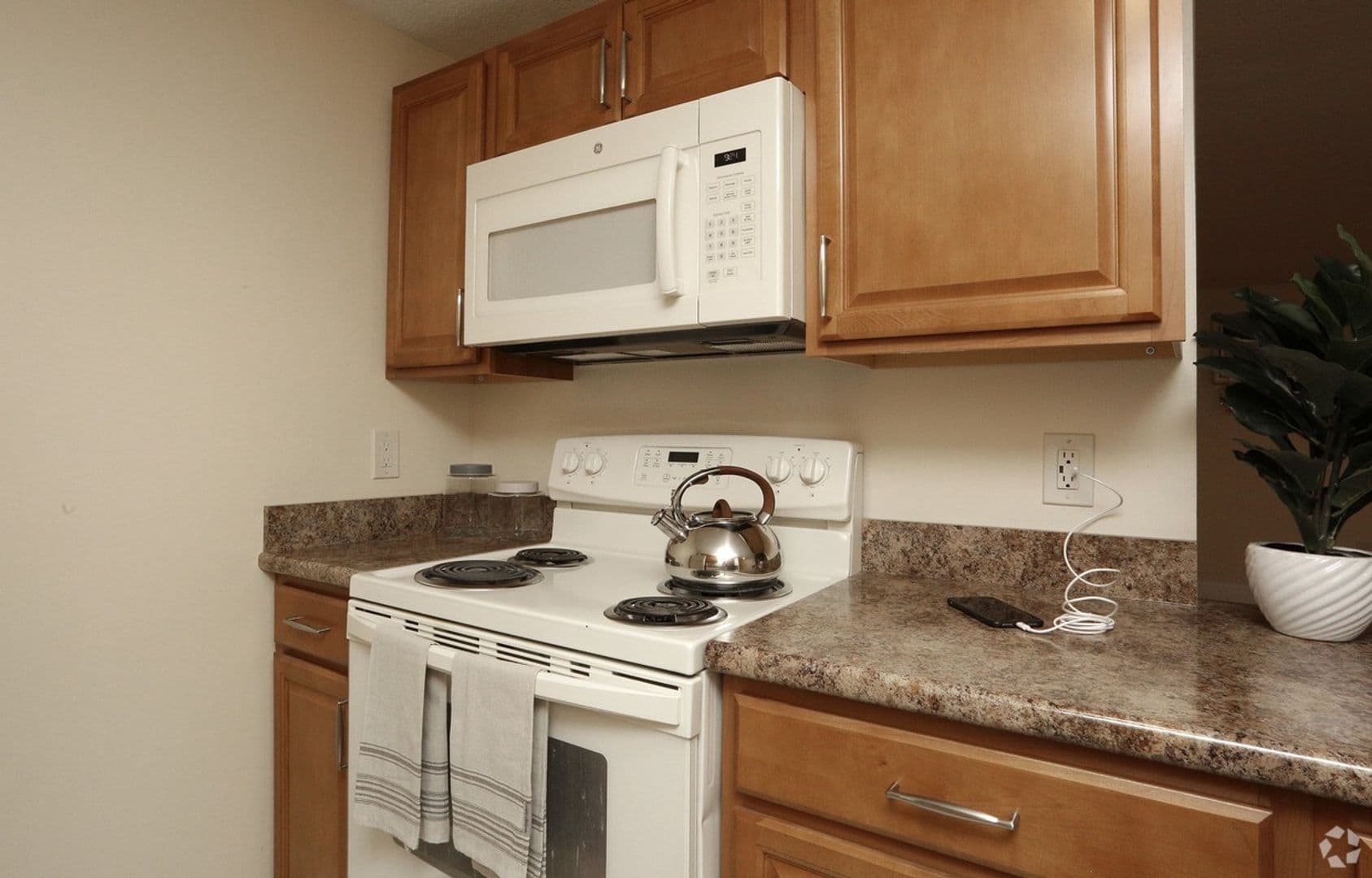 Merrimack Apartment: 10 Center Street