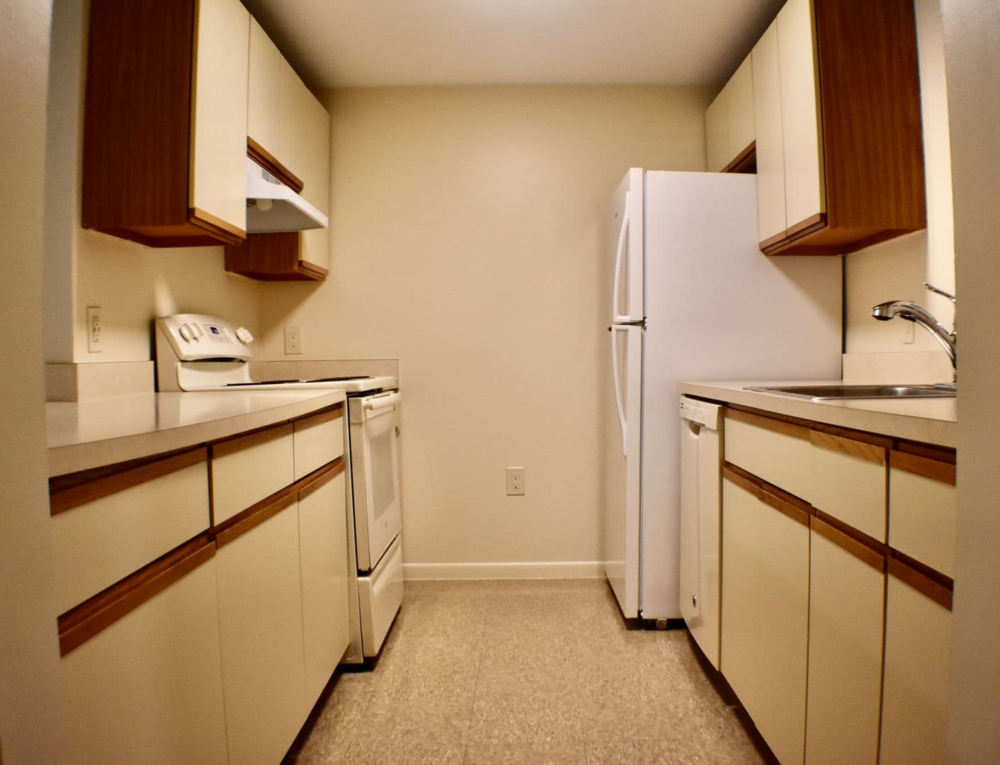 Merrimack Apartment: 10 Center Street