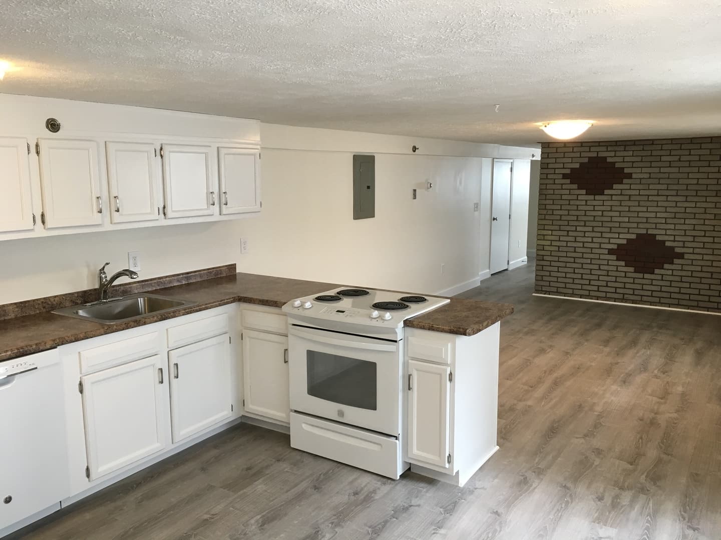 Derry Apartment: 39 South Main Street