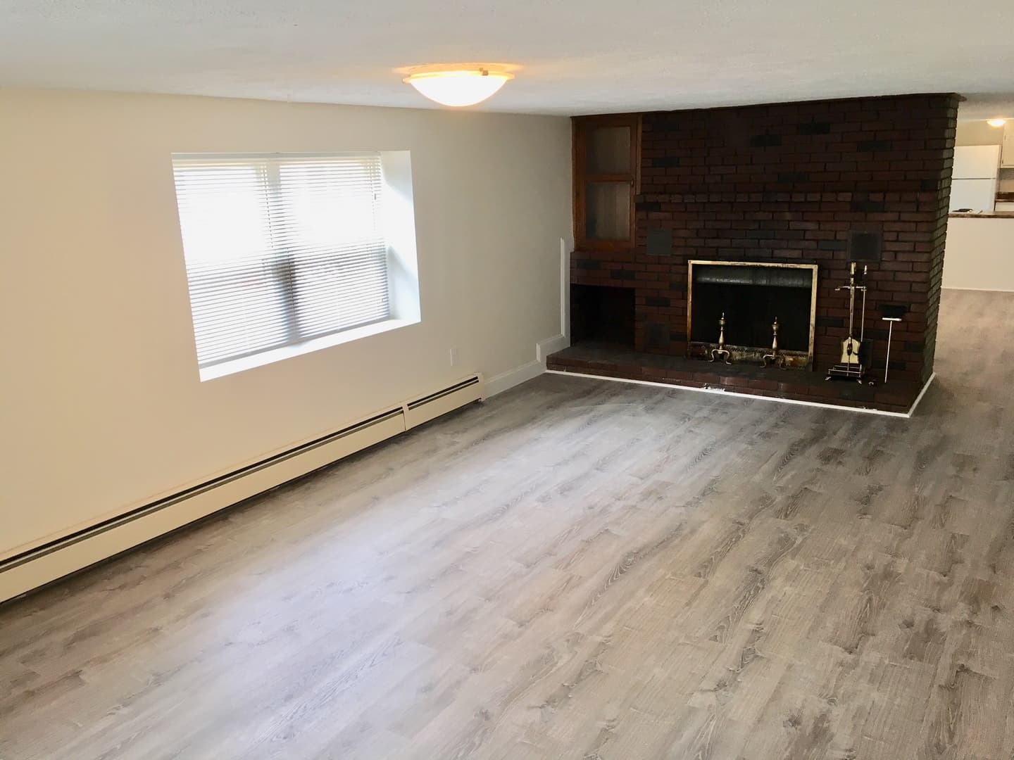 Derry Apartment: 39 South Main Street