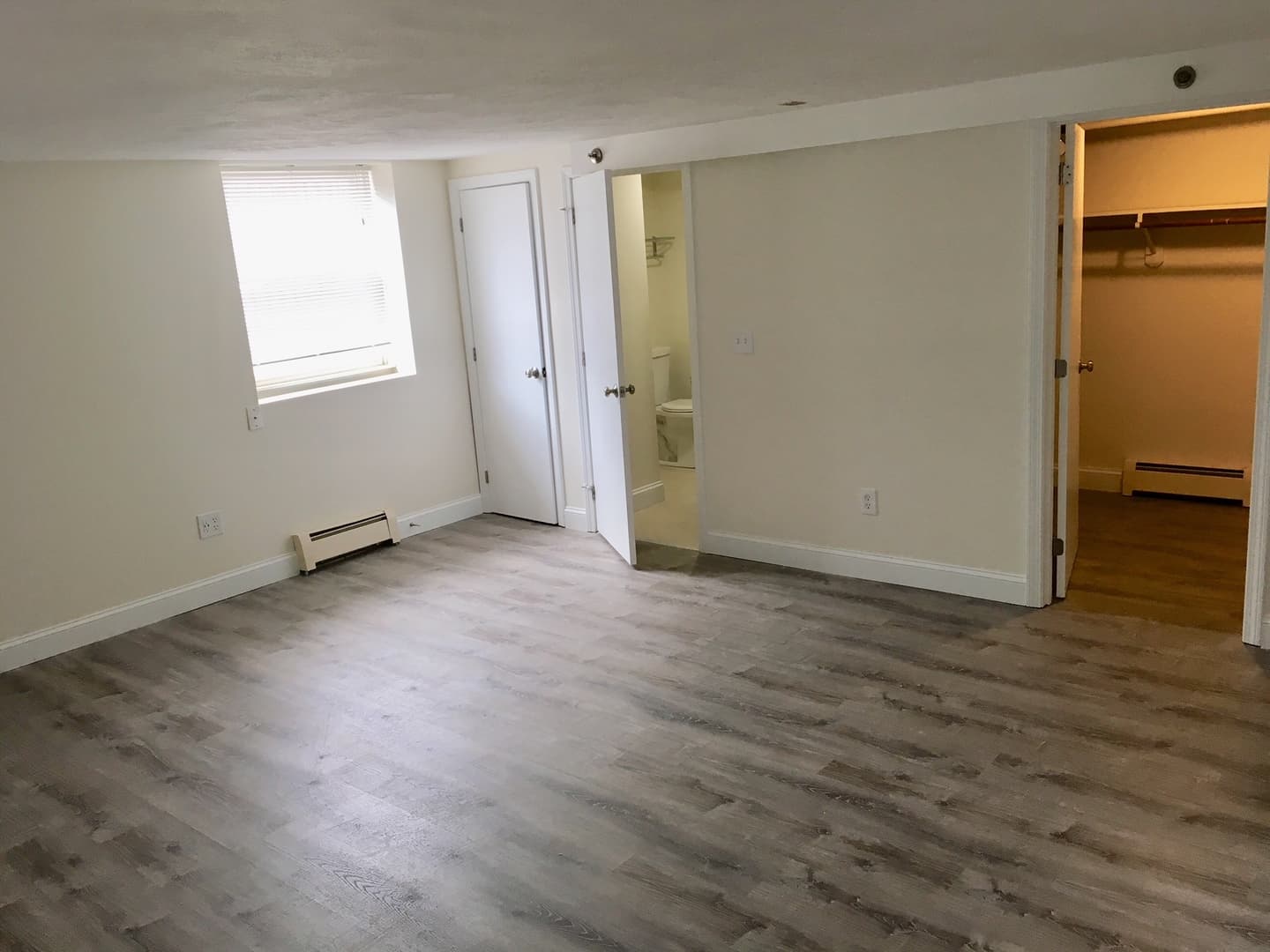 Derry Apartment: 39 South Main Street