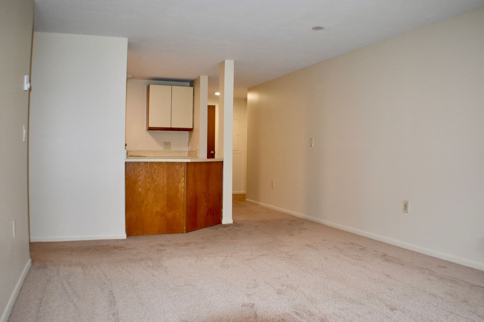 Merrimack Apartment: 10 Center Street