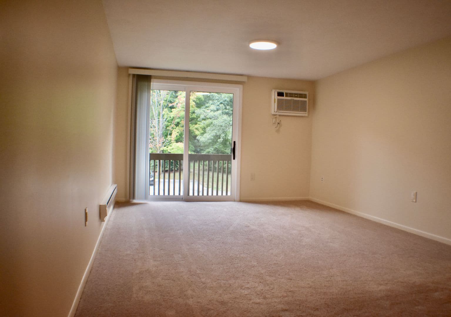 Merrimack Apartment: 10 Center Street