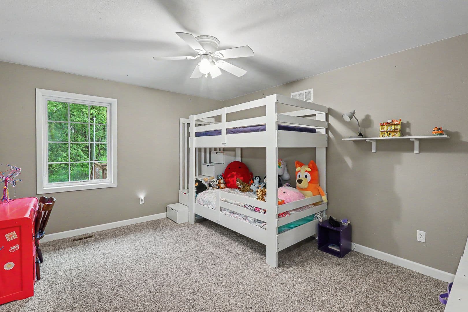 Pella House: 285 240th Place