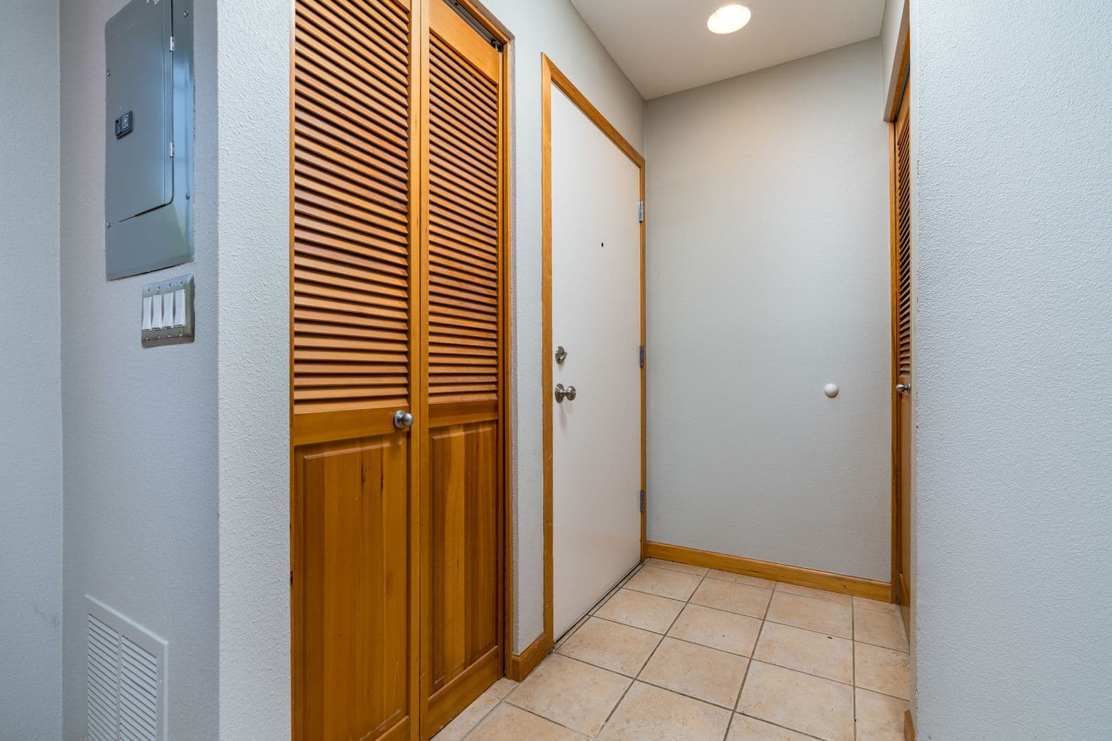 Portland House: 820 NW Naito Parkway G5