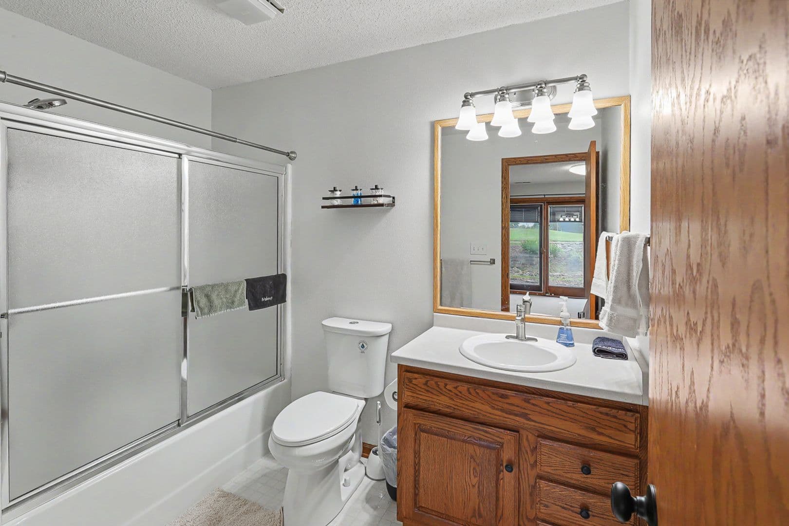 Pella House: 612 Bos Landen Drive Unit 5A