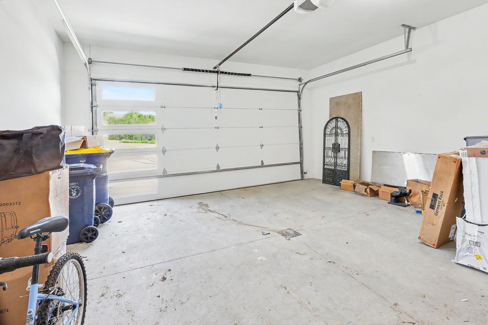 Pella House: 1507 Shady Brook Lane
