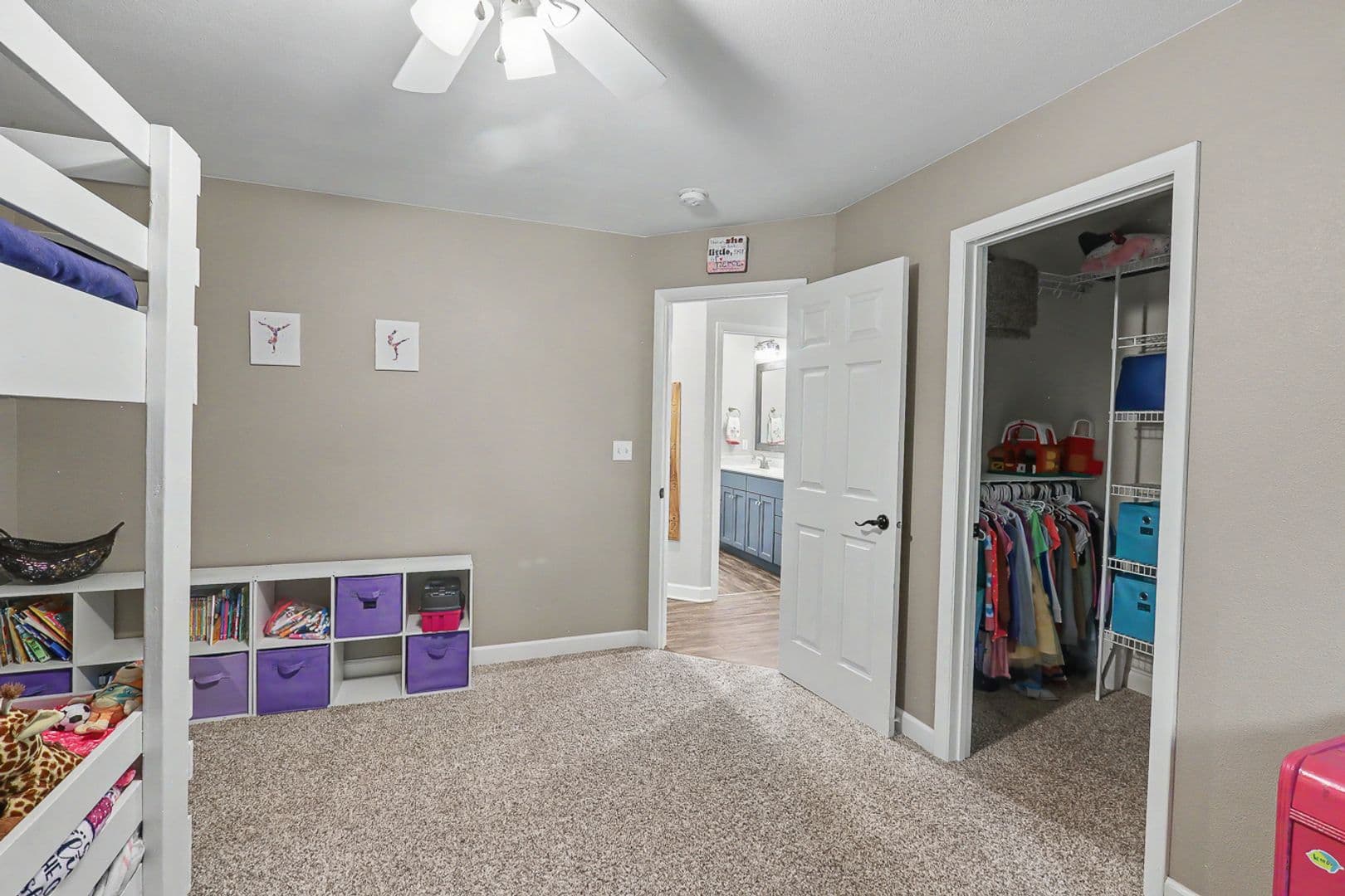 Pella House: 285 240th Place