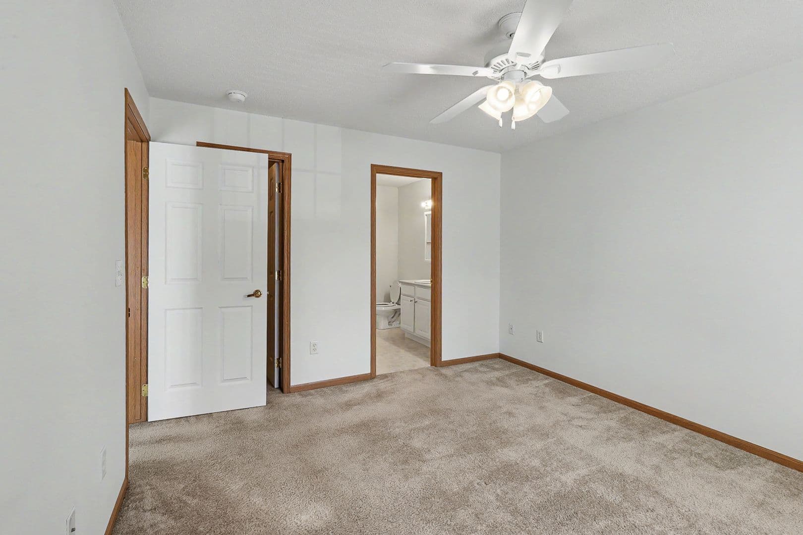 Pella Apartment: 340 East 13th Street