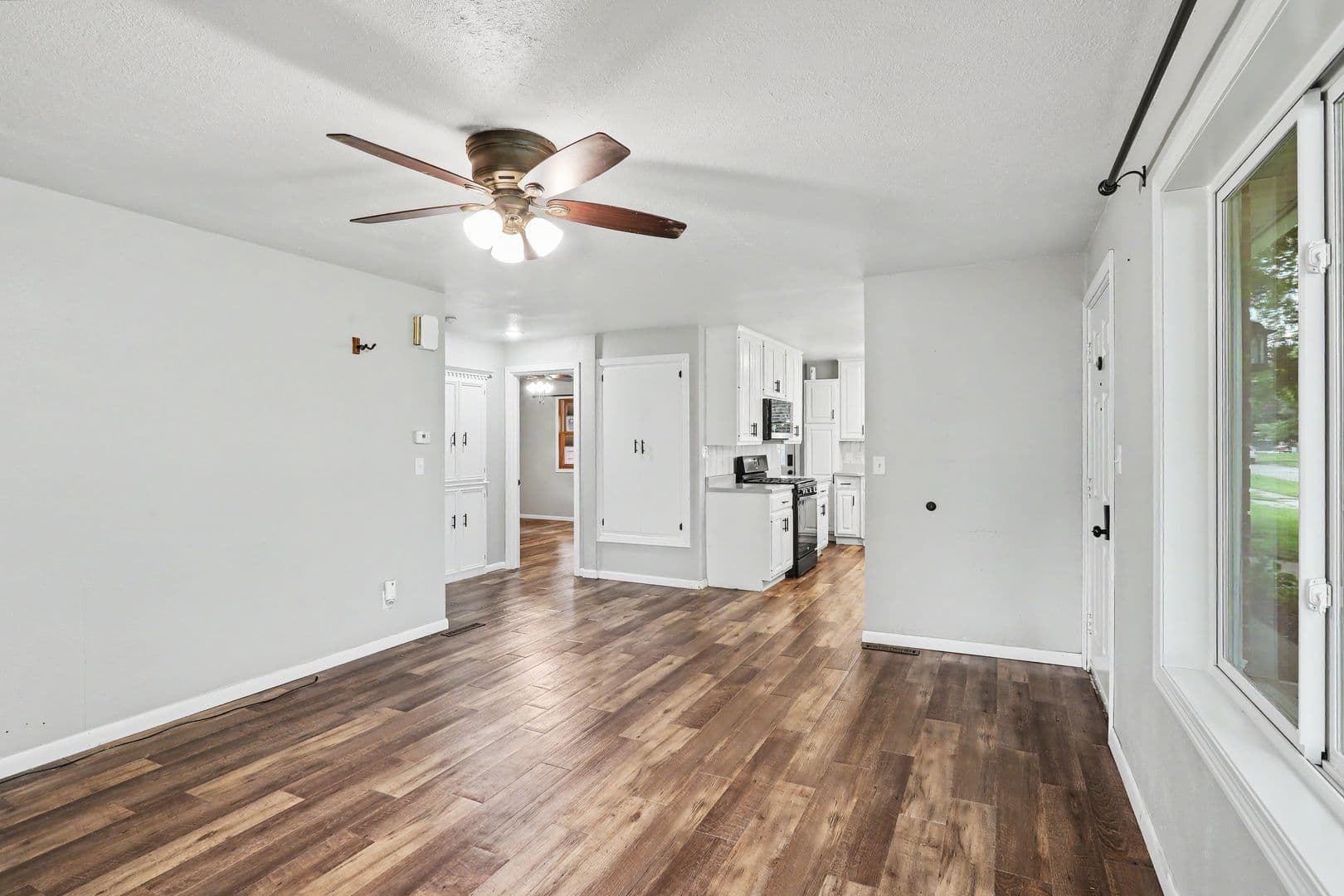Pella House: 914 West 5th Street