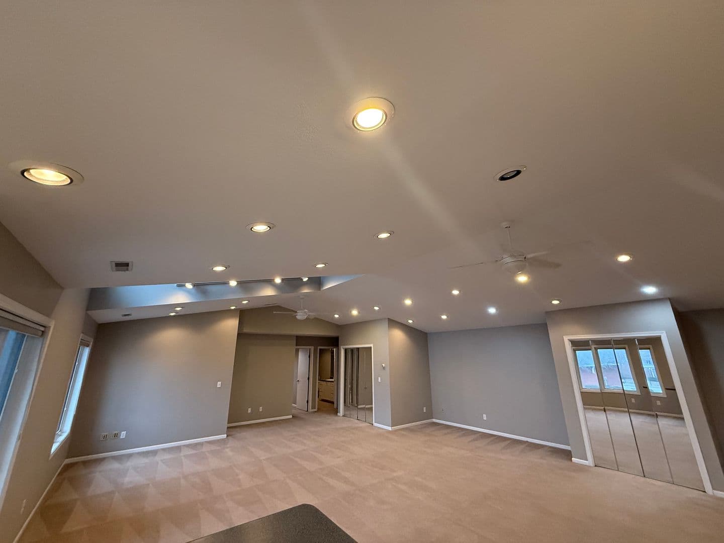 Pella Apartment: Huber Street