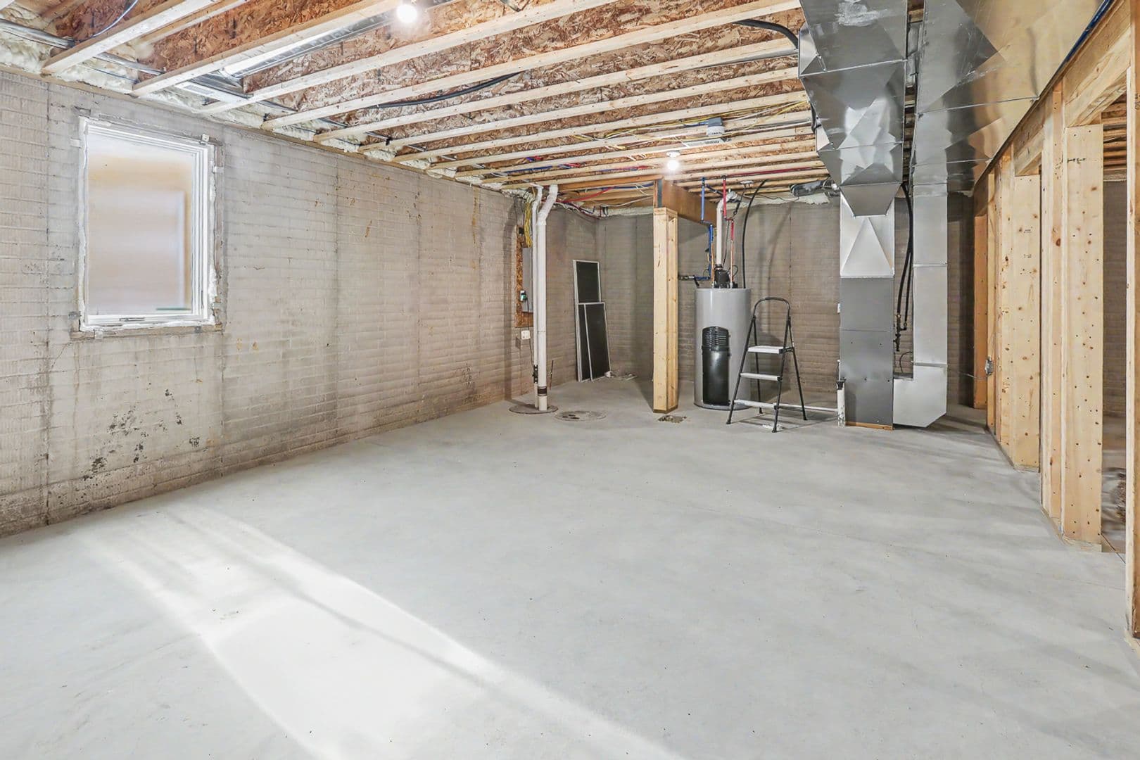 Pella House: 1507 Shady Brook Lane