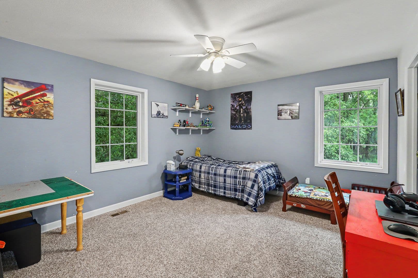 Pella House: 285 240th Place