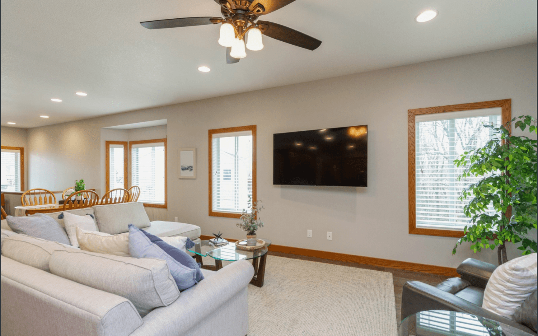 Pella Apartment: 111 Glenwood St.