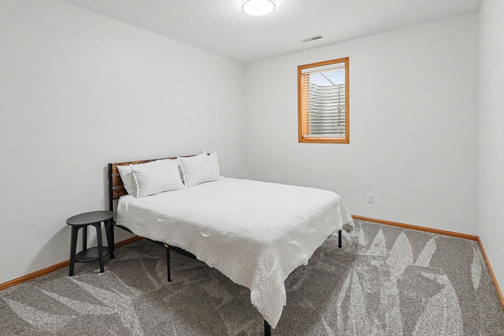 Pella House: 1009 East 6th Street
