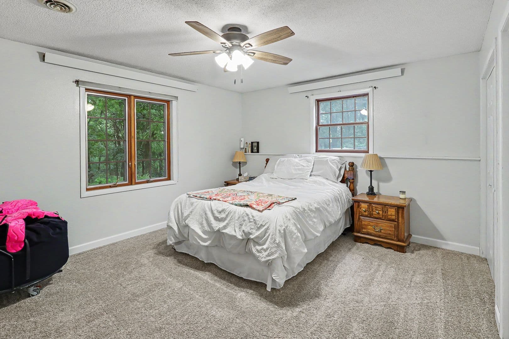 Pella House: 285 240th Place