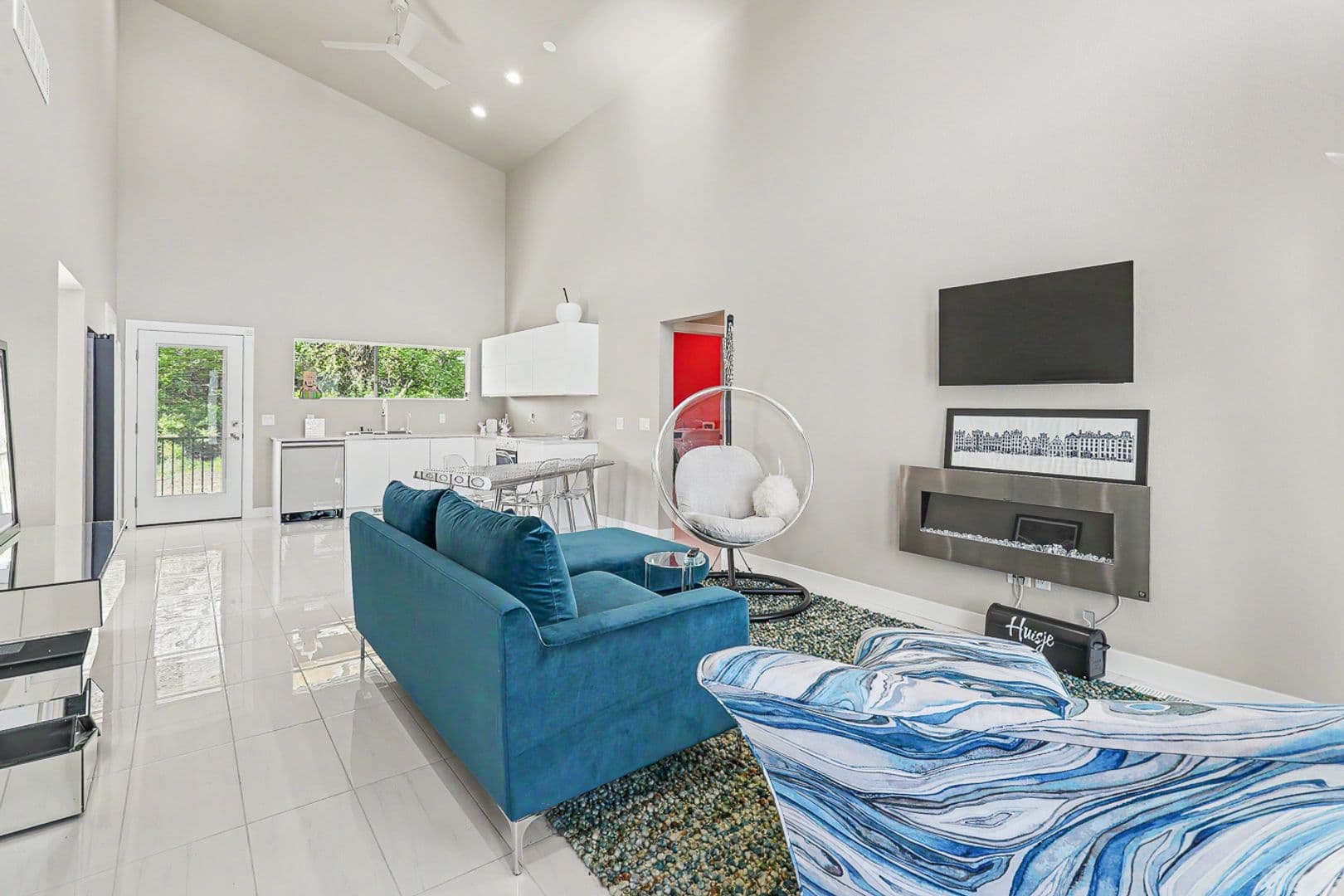 Pella House: 1507 Shady Brook Lane