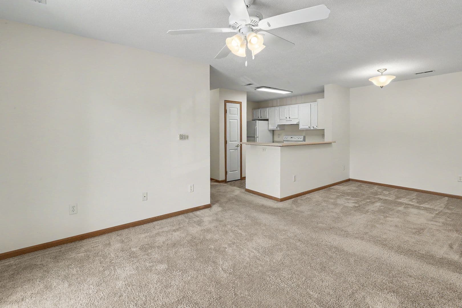 Pella Apartment: 340 East 13th Street