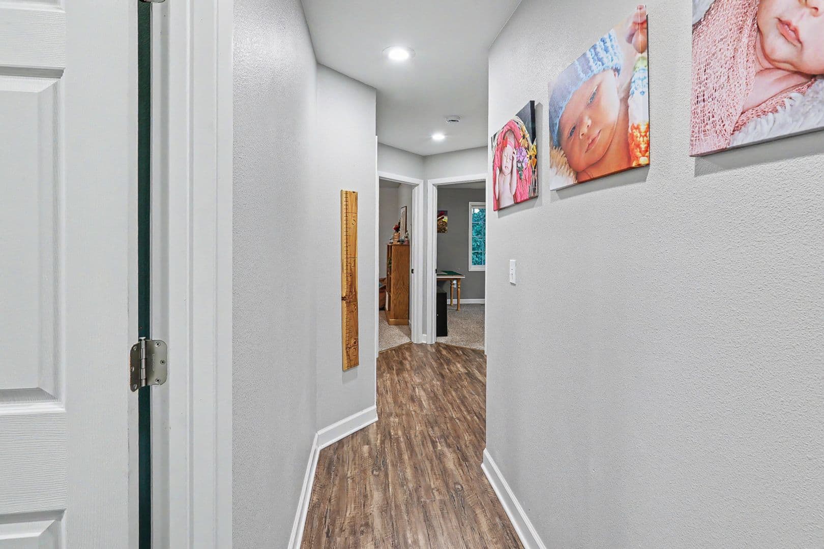 Pella House: 285 240th Place