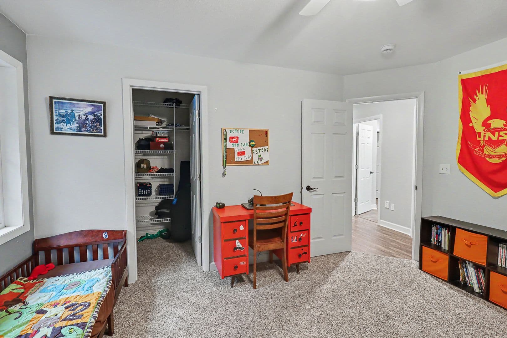 Pella House: 285 240th Place